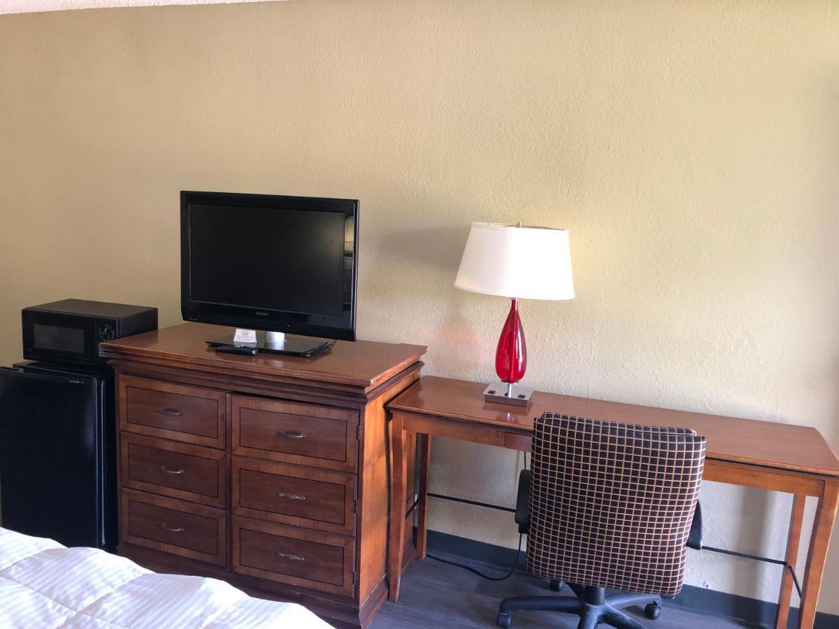 Americas Value - Hotel